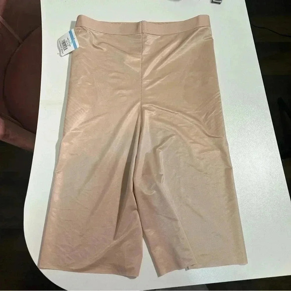 NWT SPANX Thinstincts® 2.0 High-Waisted  Mid-Thigh Short S - Picture 6 of 8